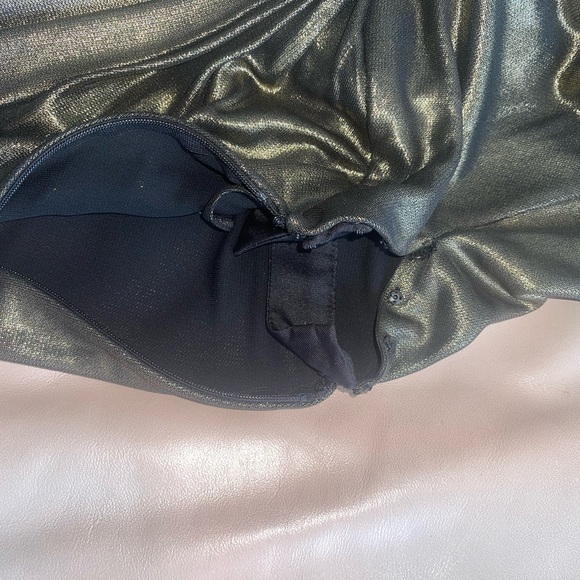 SAINT LAURENT
Jersey Twist Front Sleeveless Dress - size 36. - small - gold - Picture 15 of 16